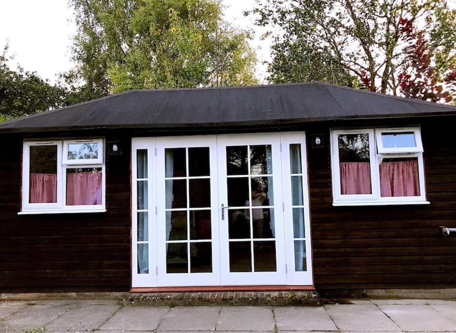 Cosy Private Cabin With Parking In Good Location Oxford Exterior foto