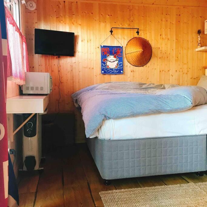 Cosy Private Cabin With Parking In Good Location Oxford Exterior foto